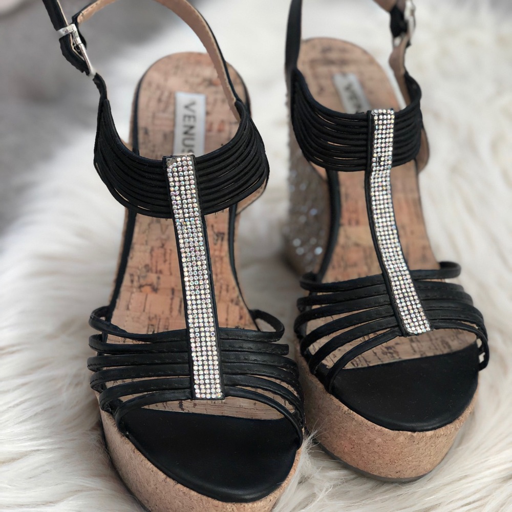 Black cork wedges